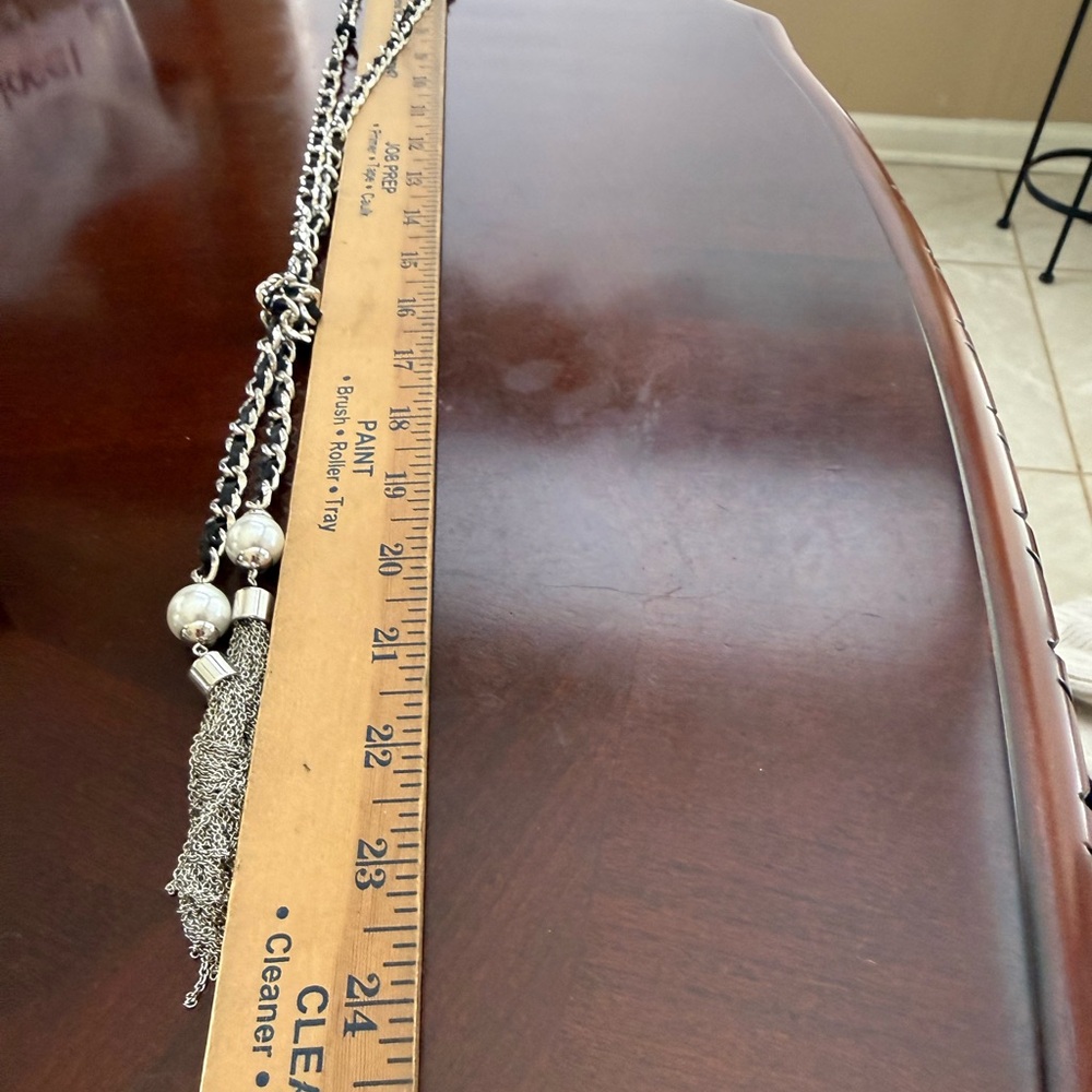 White House Black Market Necklace - Picture 2 of 2